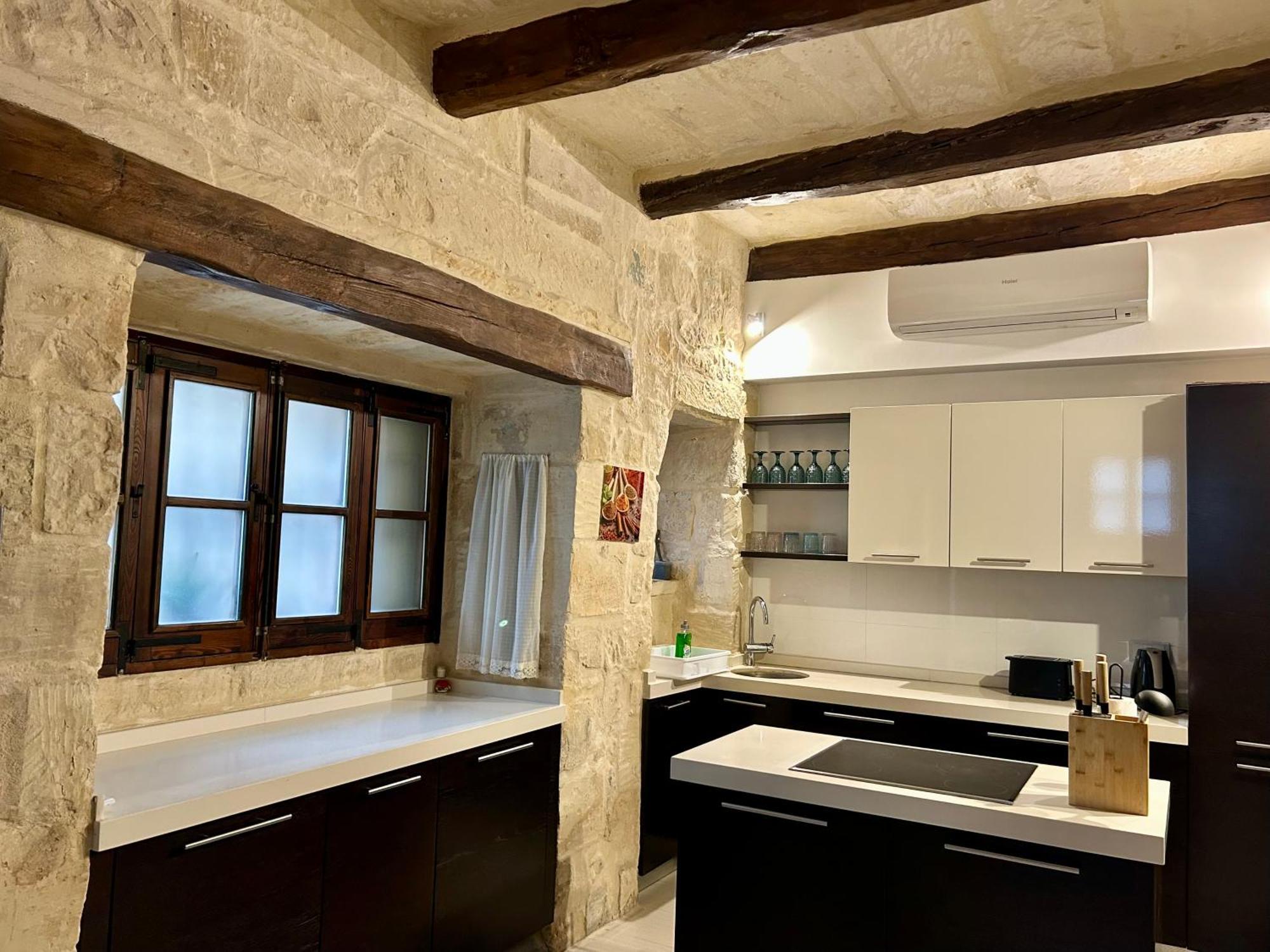 Traditional House Of Character With Terrace - Central, Cozy & Calm Apartment Birkirkara Exterior photo